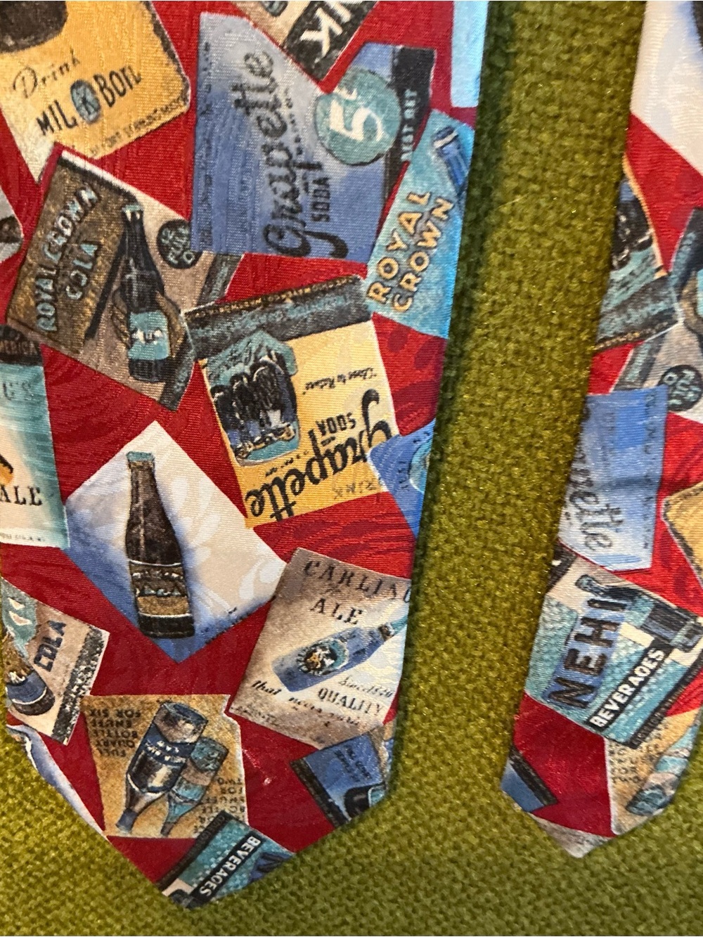 Vintage-Inspired Red Beverage Print Tie - Unbranded
